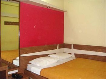 מייזור Mannars Deluxe Lodge מראה חיצוני תמונה