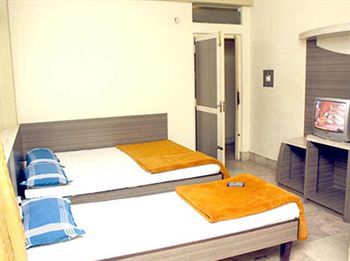 מייזור Mannars Deluxe Lodge מראה חיצוני תמונה